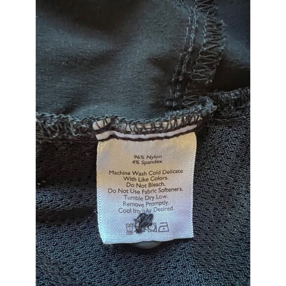 Eddie Bauer Black Hiking Cargo Nylon Women’s Shorts Size 12 - Picture 8 of 9